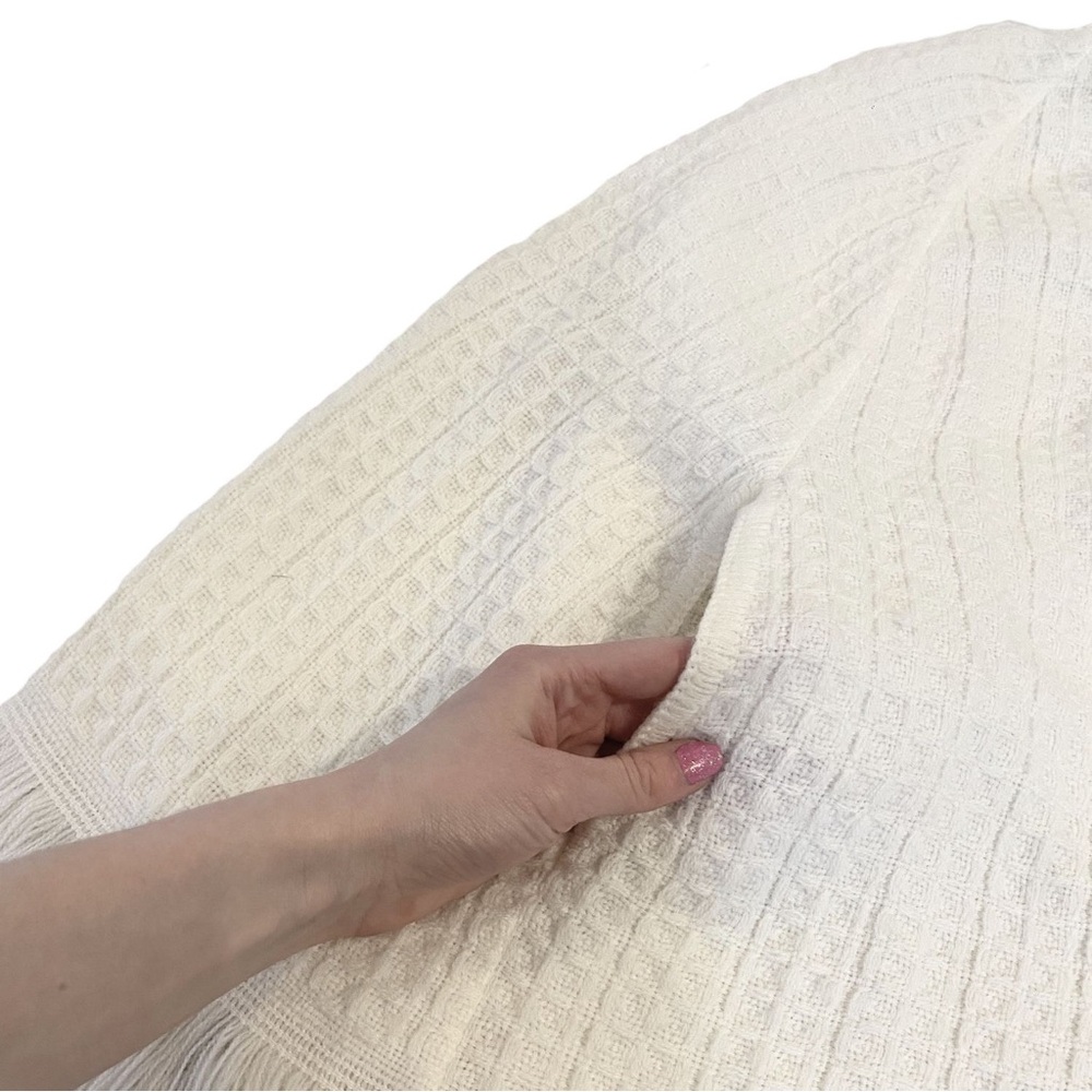 Vintage White Knit Poncho Cape Wedding Fringe Boho Bohemian Hippie Button Up - Picture 5 of 12